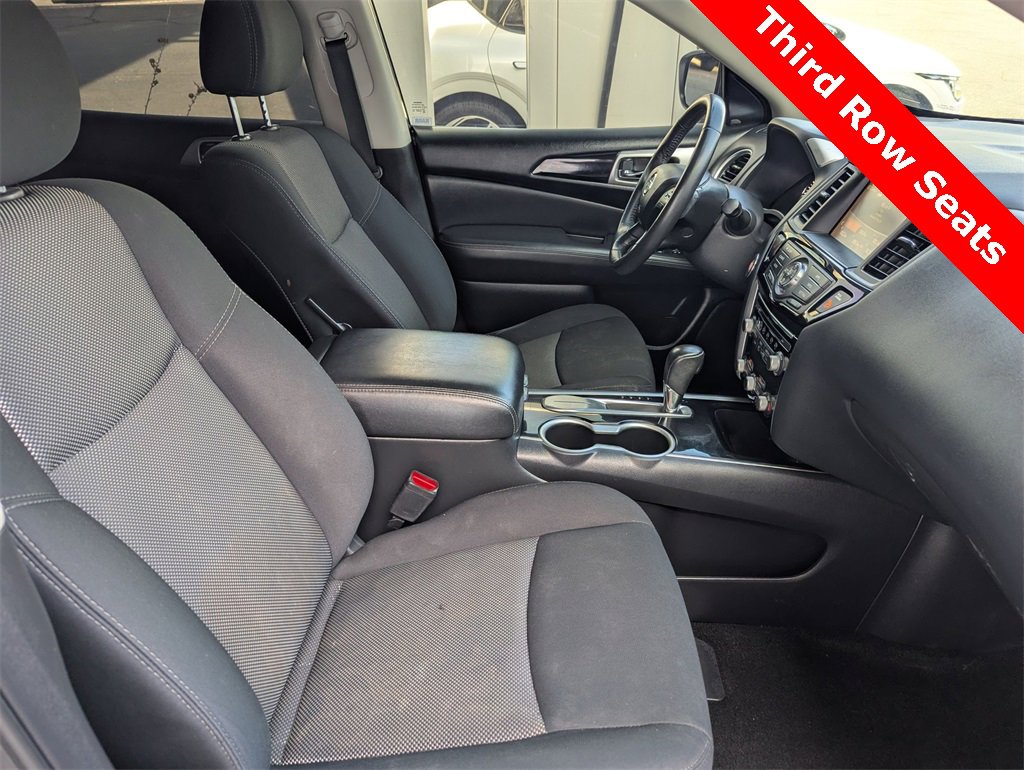 Used 2020 Nissan Pathfinder SV image 18