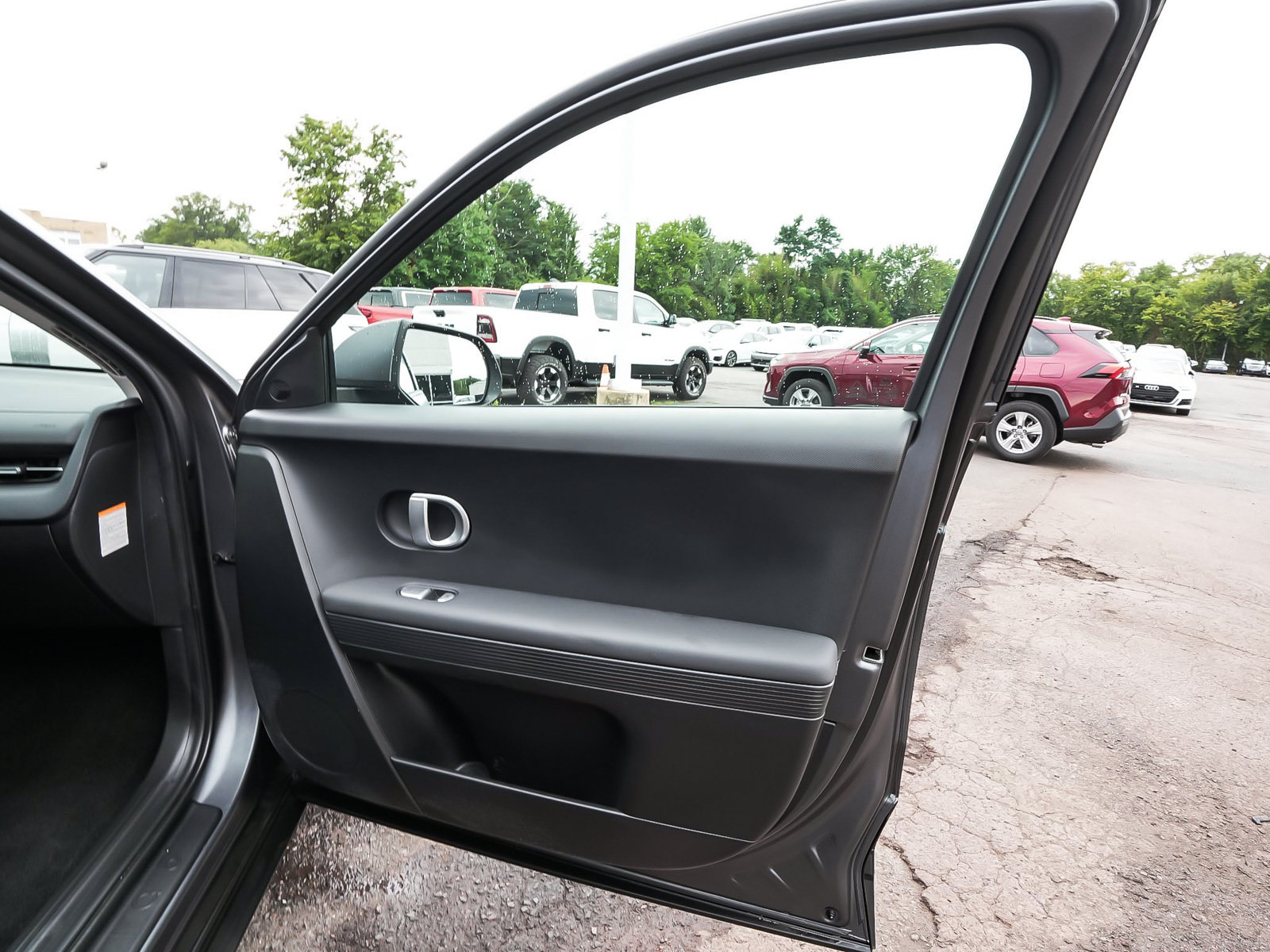 Used 2024 Hyundai Ioniq 5 SEL AWD/4WD image 15