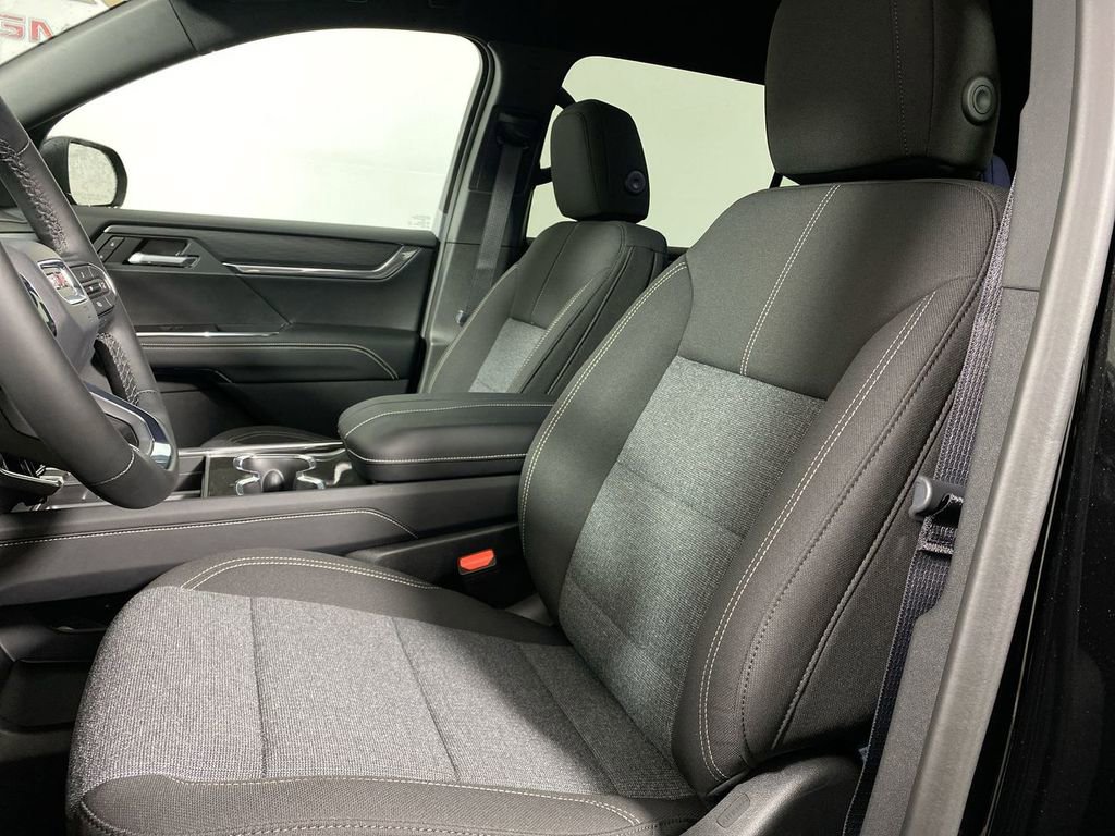 Used 2025 GMC Acadia Elevation w/ Black Edition image 11