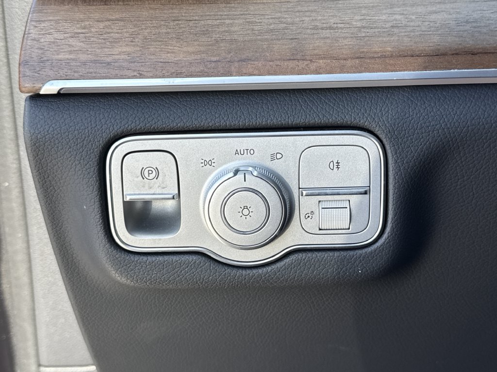 Used 2025 Mercedes-Benz GLE 350 4MATIC image 13