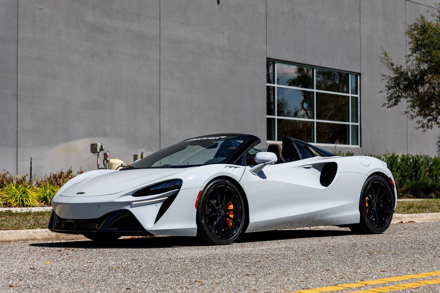 New 2025 McLaren Artura Spider image 18