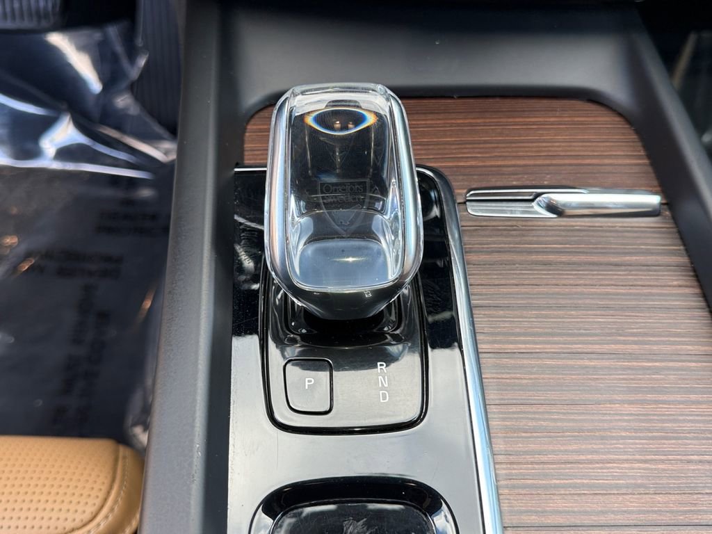 Used 2022 Volvo XC60 B5 Inscription w/ Advanced Package image 18