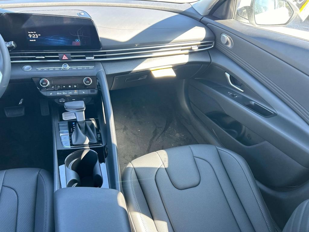 New 2026 Hyundai Elantra Limited image 21