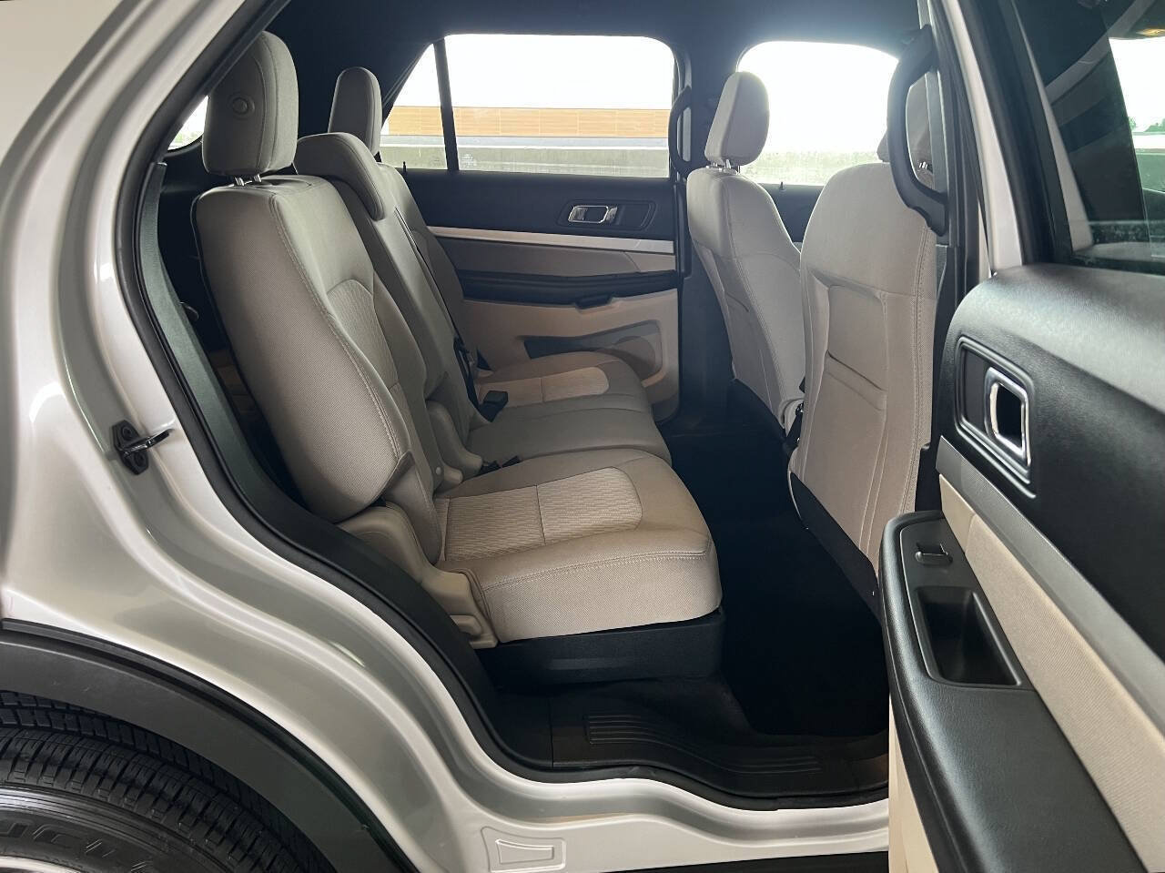 Used 2018 Ford Explorer 4WD image 16