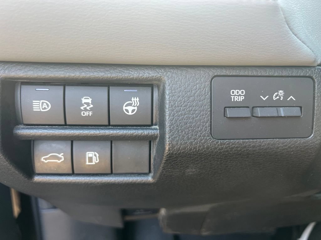 Used 2020 Toyota Avalon Limited FWD image 15