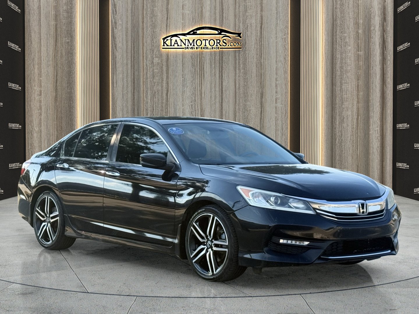 Used 2017 Honda Accord Sport image 5
