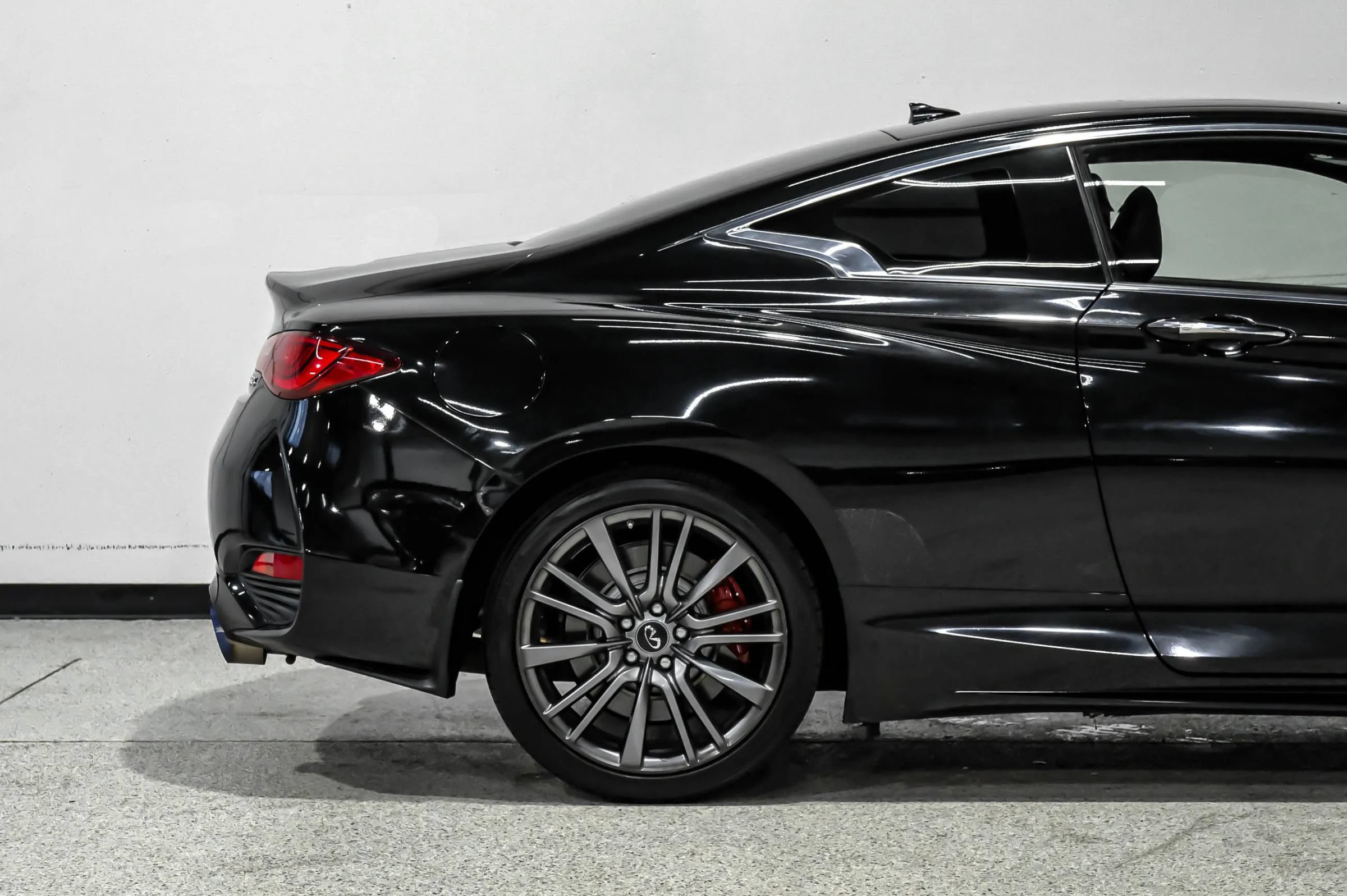 Used 2017 INFINITI Q60 Red Sport 400 RWD image 12