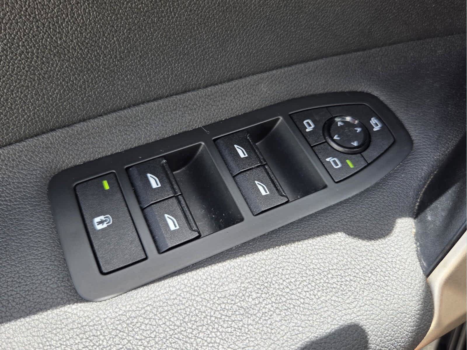 Used 2024 BMW iX xDrive50 w/ Premium Package AWD/4WD image 31
