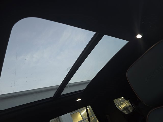 Used 2025 GMC Yukon AT4 image 30