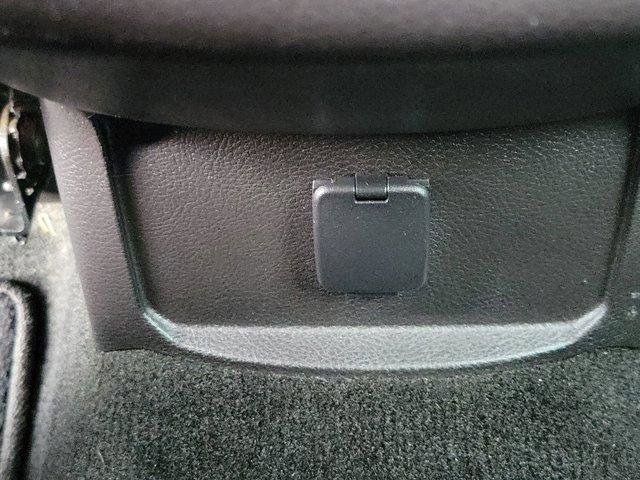 Used 2016 Ford Fusion SE FWD image 12