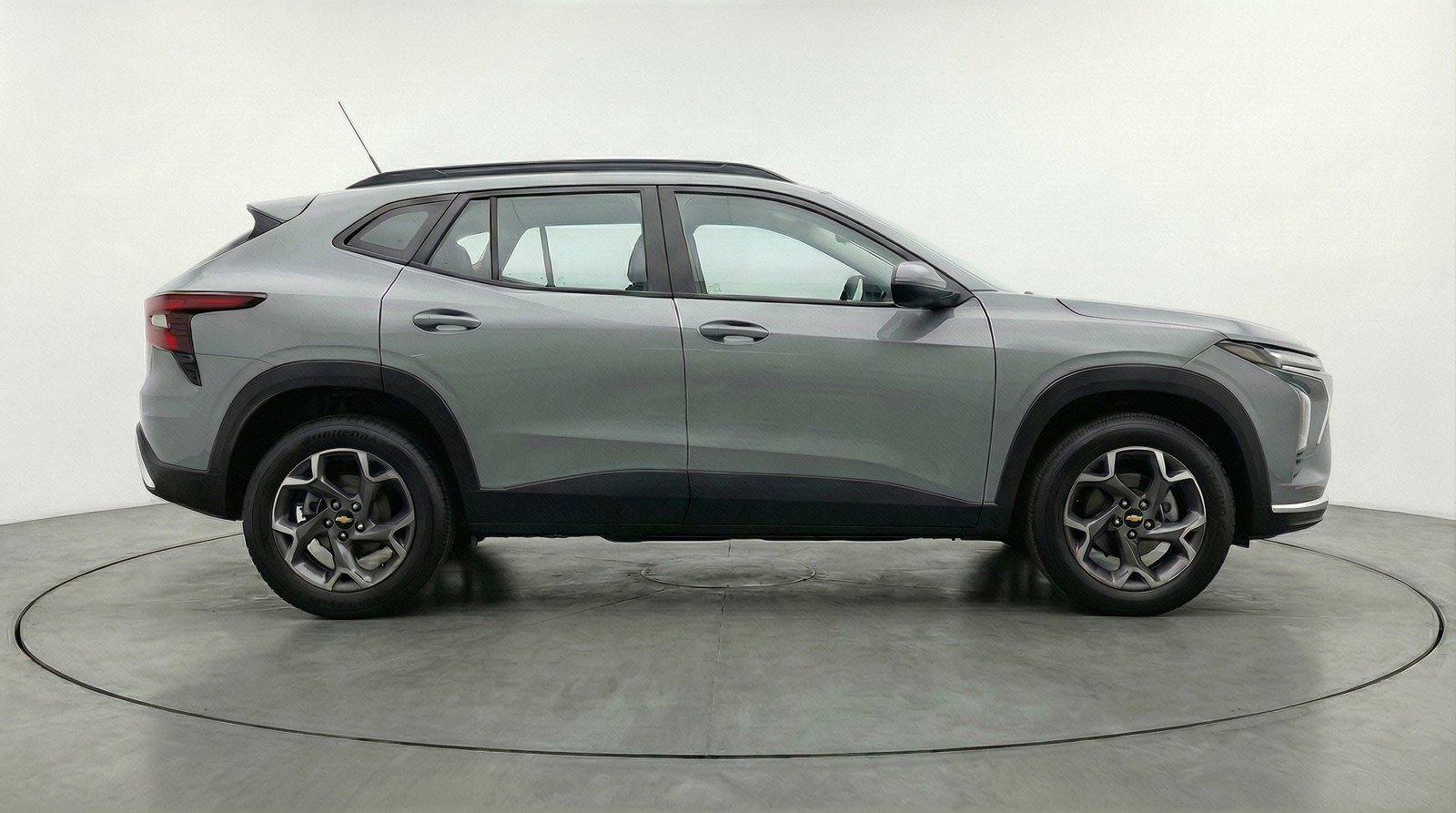 Used 2025 Chevrolet Trax LT FWD image 11