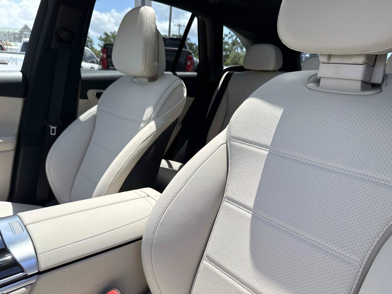 New 2027 Mercedes-Benz GLC 300 image 21