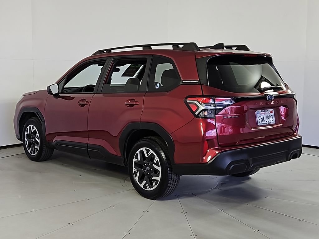 Used 2025 Subaru Forester Premium AWD/4WD image 9