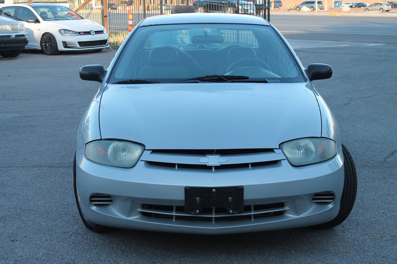 Used 2005 Chevrolet Cavalier Sedan w/ Preferred Equipment Group FWD image 12