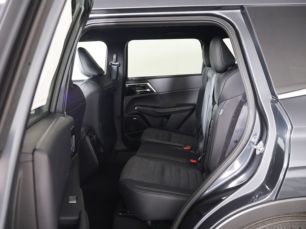 New 2026 Mitsubishi Outlander LE AWD/4WD image 29