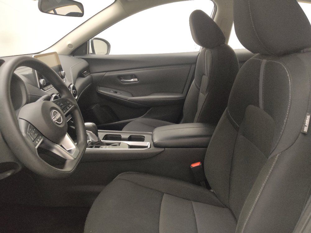 Used 2025 Nissan Sentra SV FWD image 17
