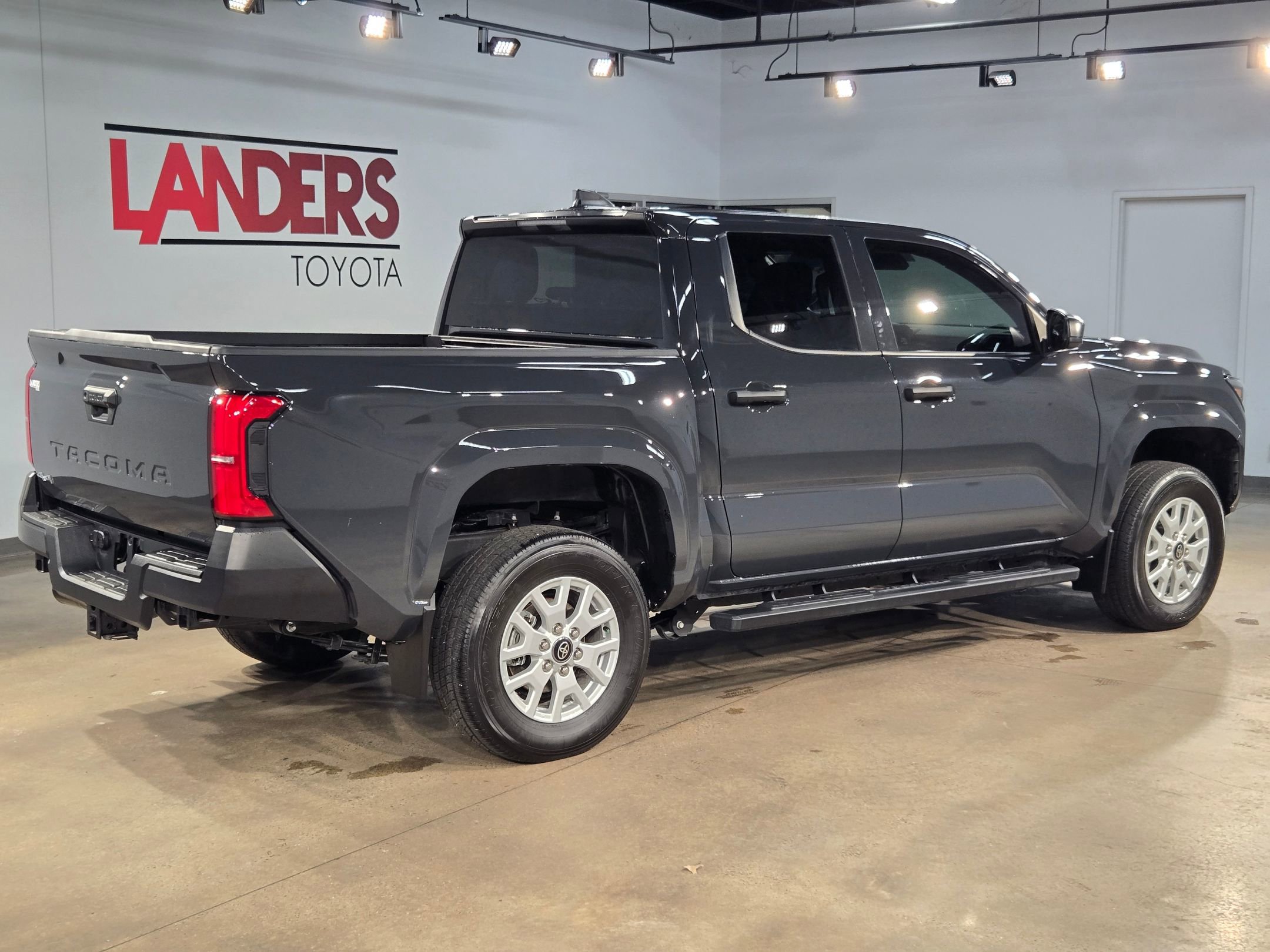 Used 2024 Toyota Tacoma SR image 7