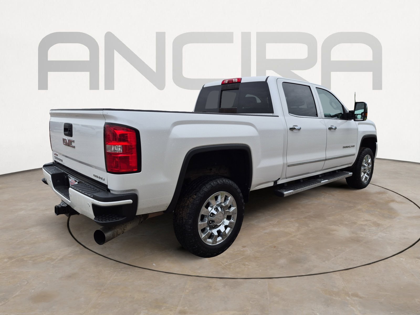 Used 2018 GMC Sierra 2500 Denali w/ Duramax Plus Package AWD/4WD image 10