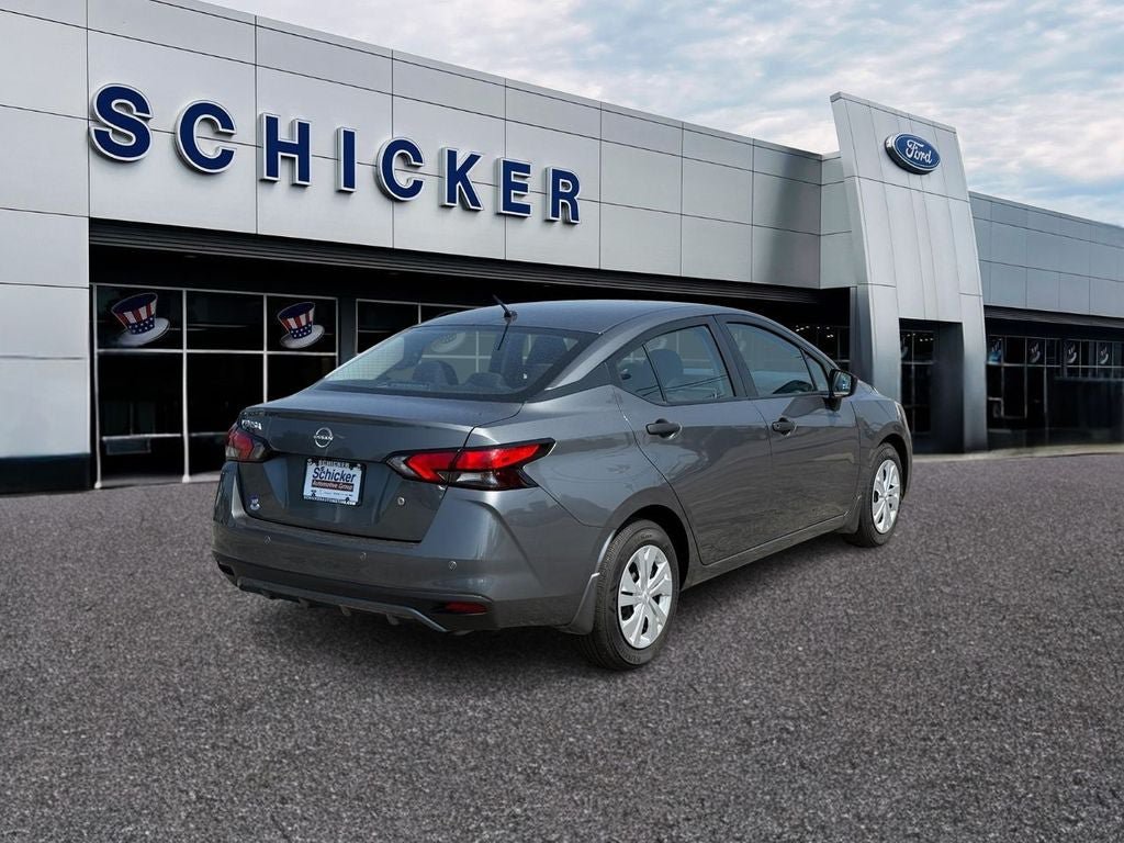 Used 2025 Nissan Versa S w/ Trunk Package FWD image 2