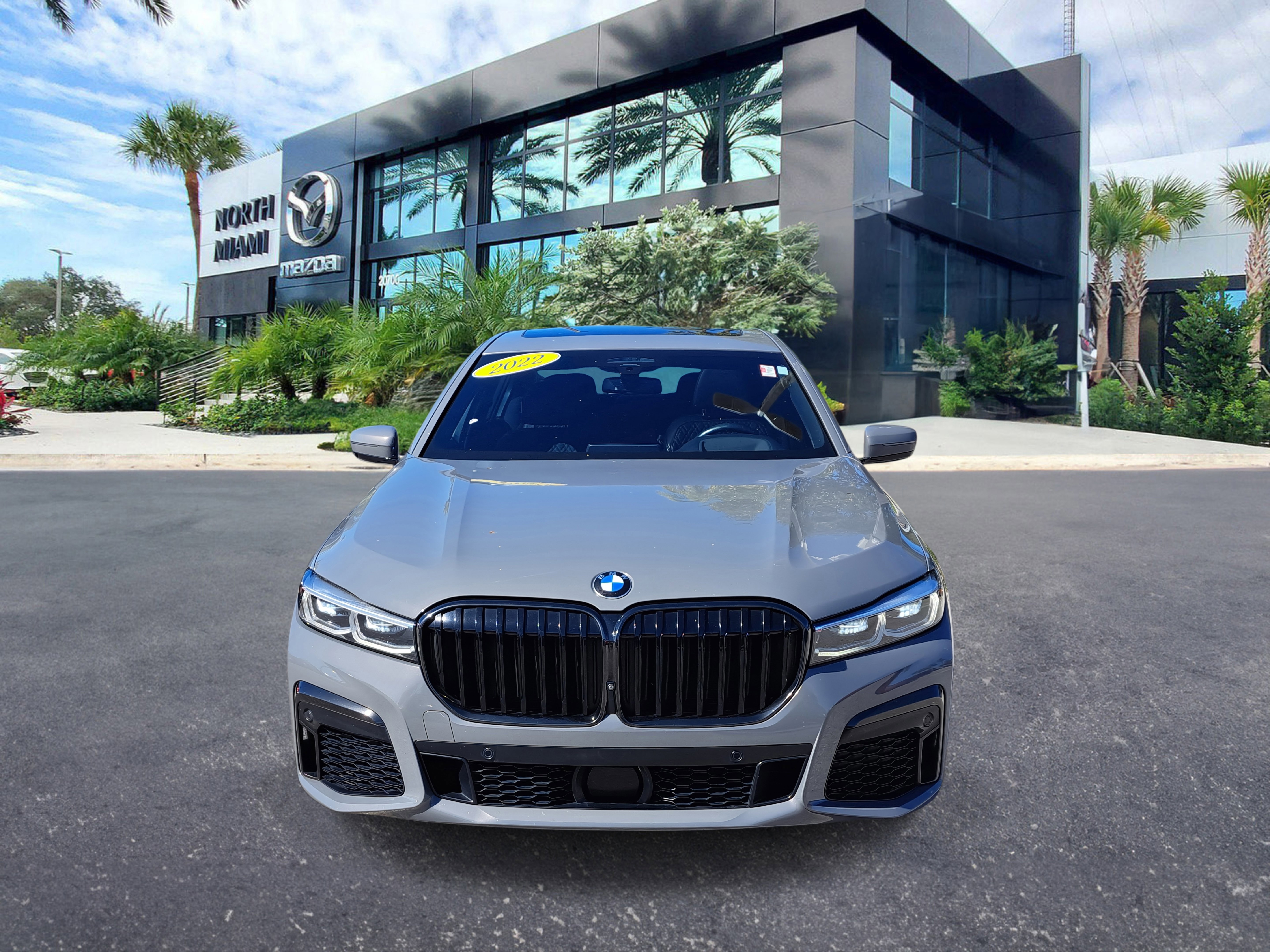 Used 2022 BMW 750i xDrive w/ Executive Package image 2