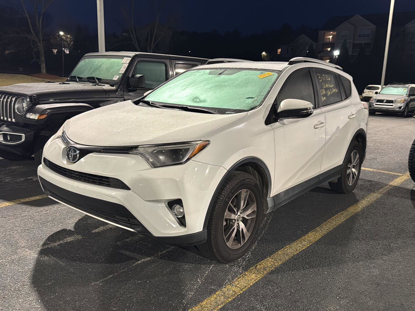 Used 2016 Toyota RAV4 XLE video 1