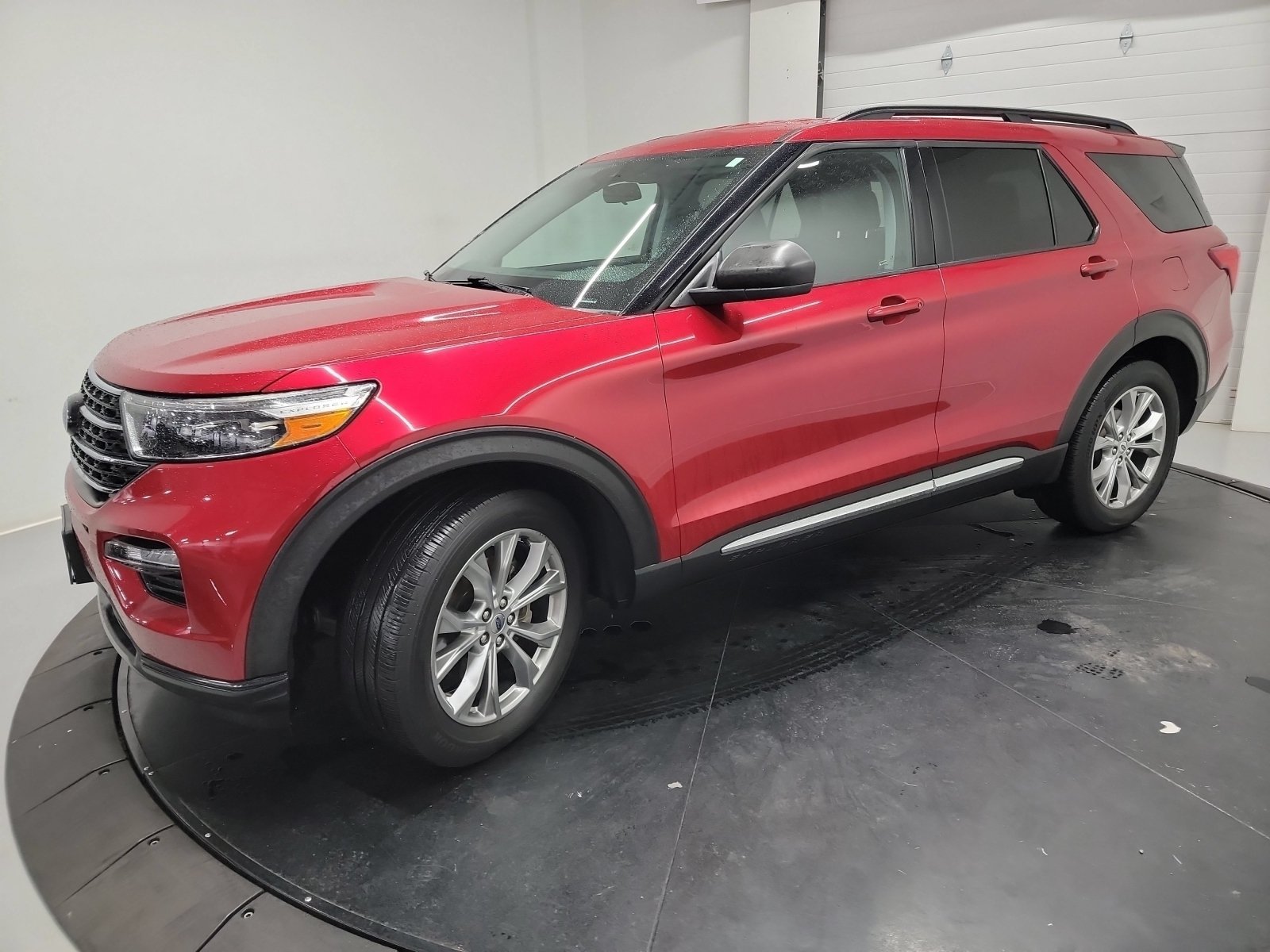 Used 2020 Ford Explorer XLT w/ Equipment Group 202A AWD/4WD video 3