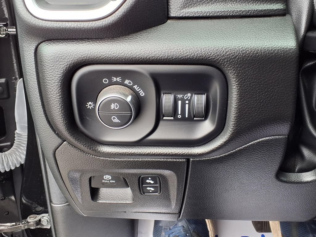 Certified 2025 RAM 1500 Big Horn AWD/4WD image 16