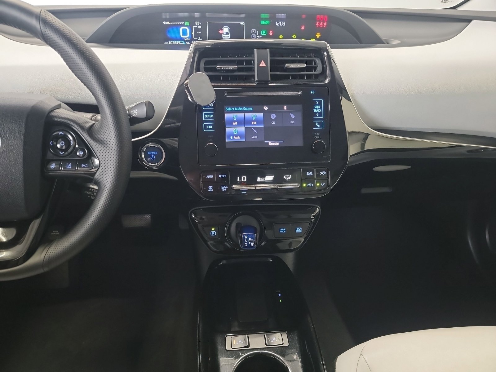 Used 2019 Toyota Prius XLE AWD/4WD image 20