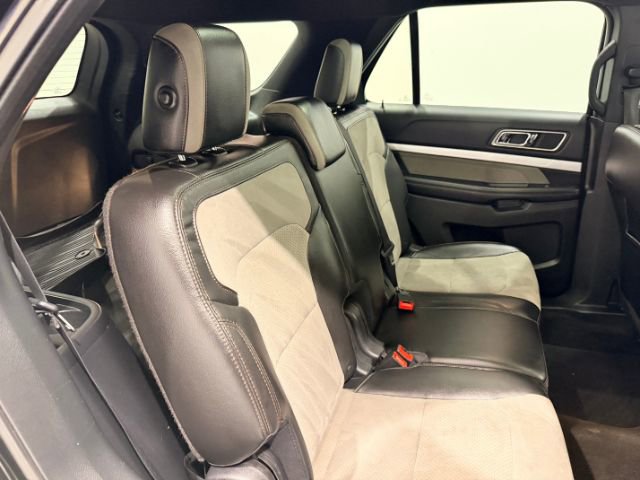 Used 2017 Ford Explorer XLT w/ Equipment Group 202A image 28