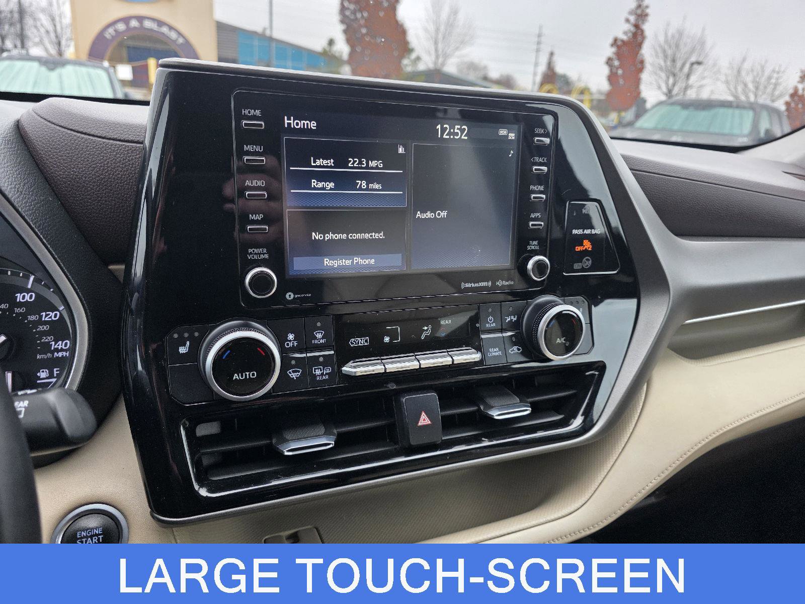 Used 2021 Toyota Highlander XLE image 19