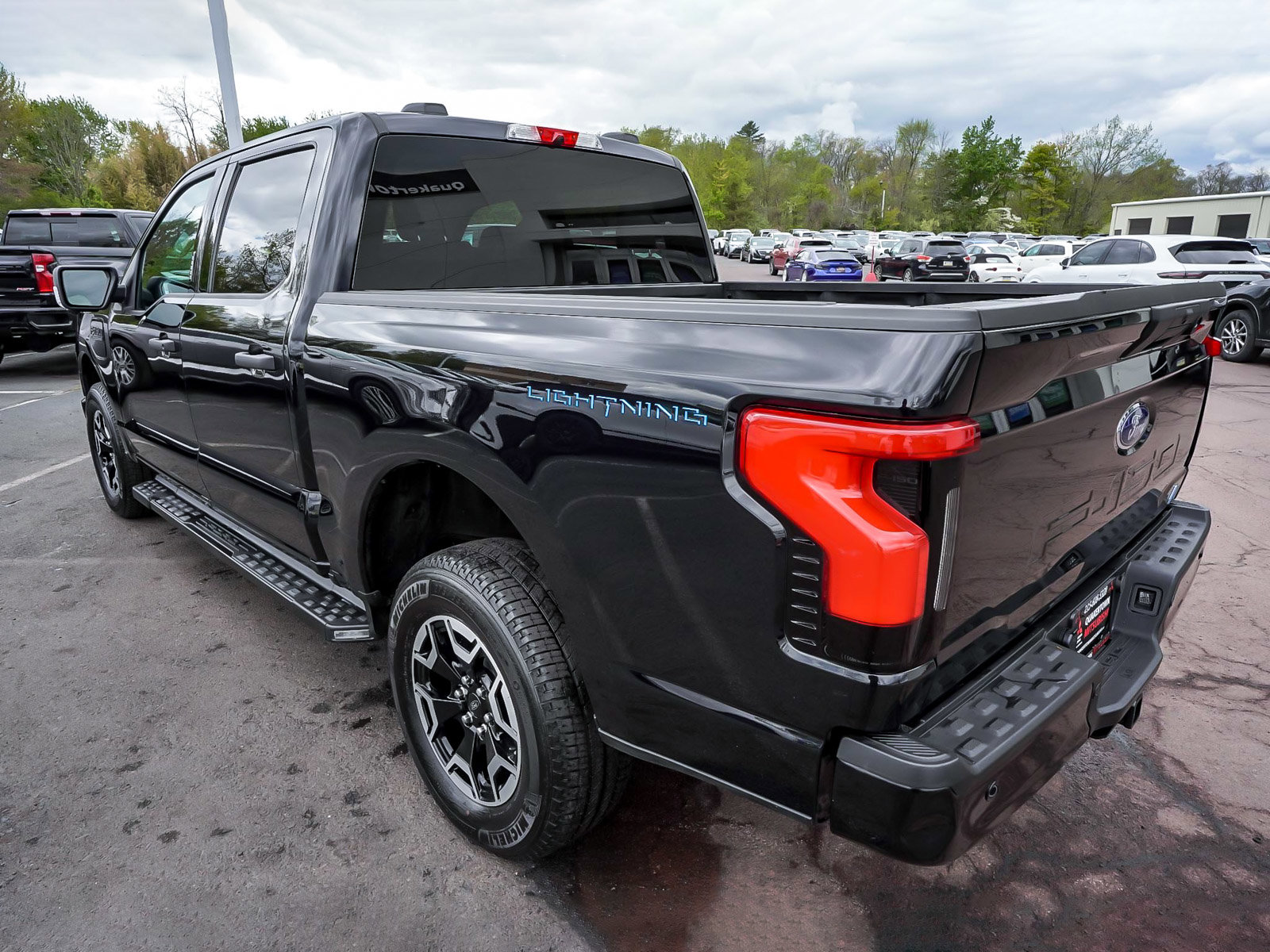 Used 2023 Ford F150 Lightning XLT AWD/4WD image 4