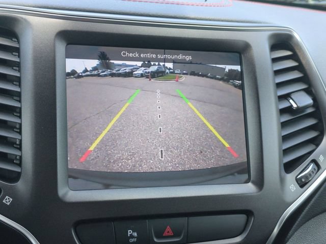 Used 2019 Jeep Cherokee Trailhawk w/ Cold Weather Group AWD/4WD image 10