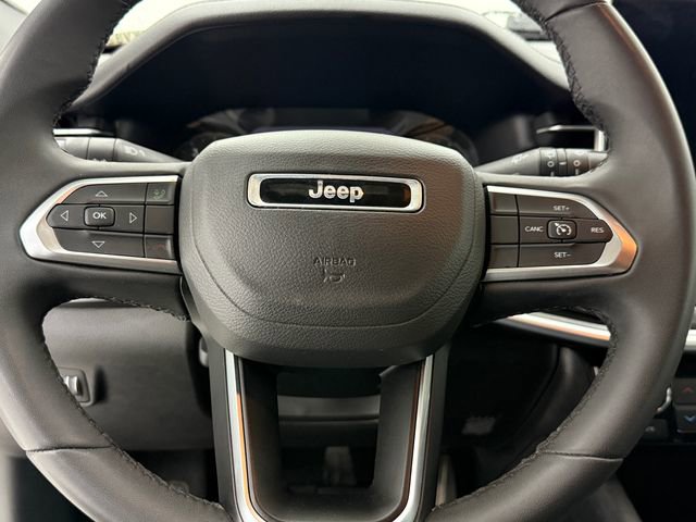 Used 2024 Jeep Compass Latitude image 9