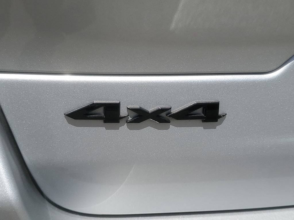 Used 2025 Jeep Grand Cherokee Altitude AWD/4WD image 34
