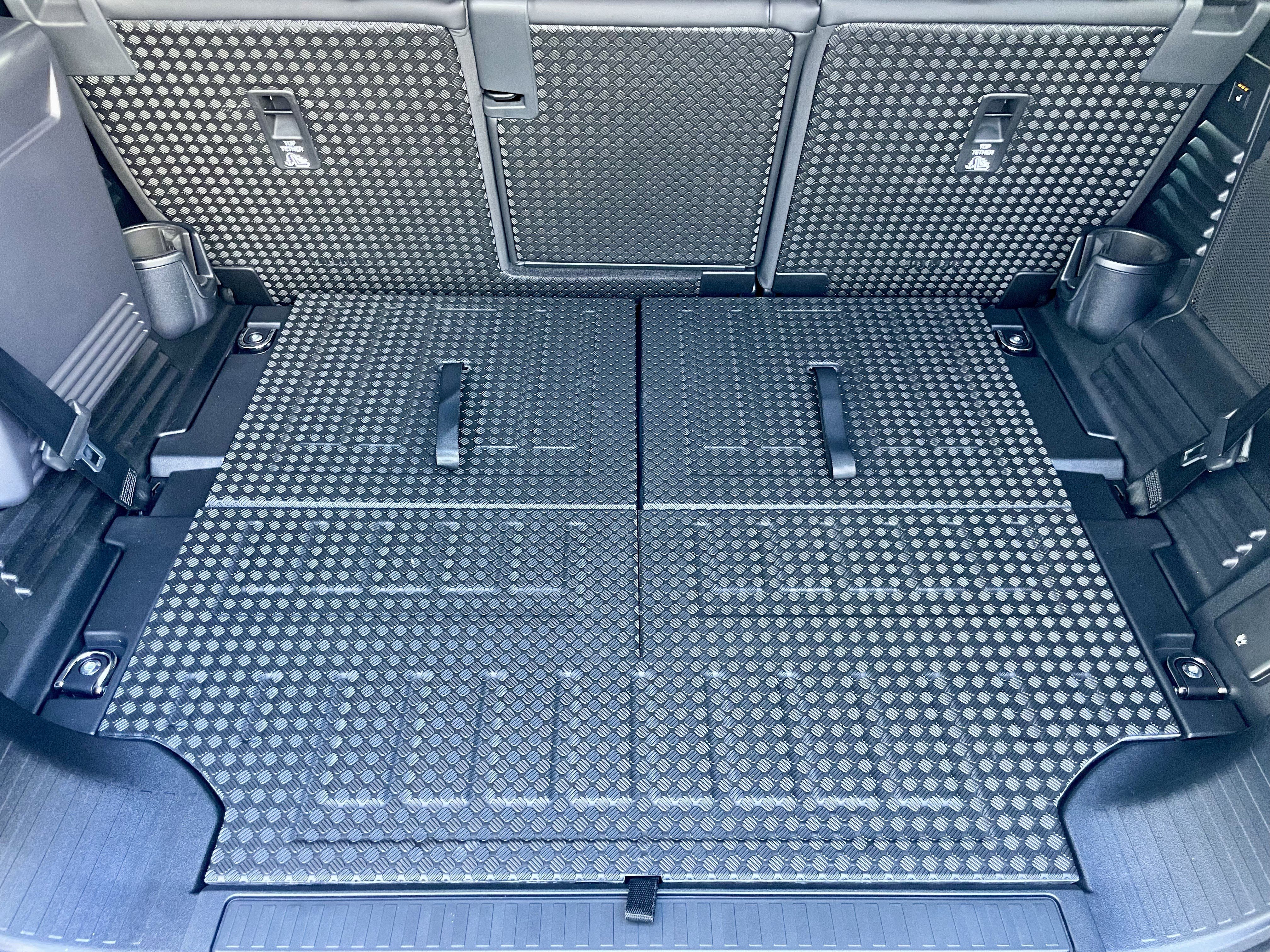 Used 2024 Land Rover Defender 110 X-Dynamic SE image 36