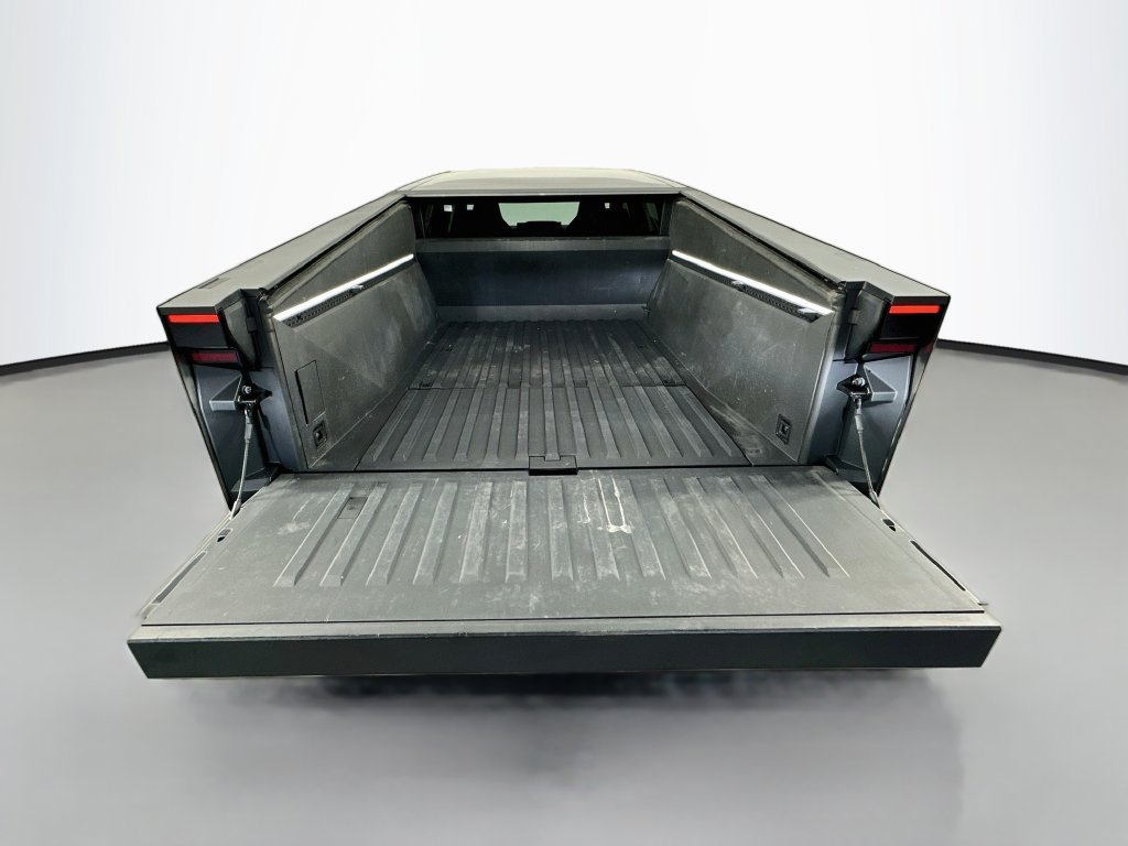 Used 2024 Tesla Cybertruck AWD Crew Cab image 26