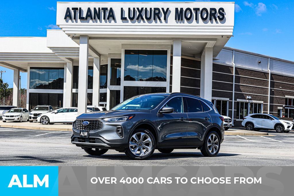Used 2025 Ford Escape Platinum AWD/4WD image 3