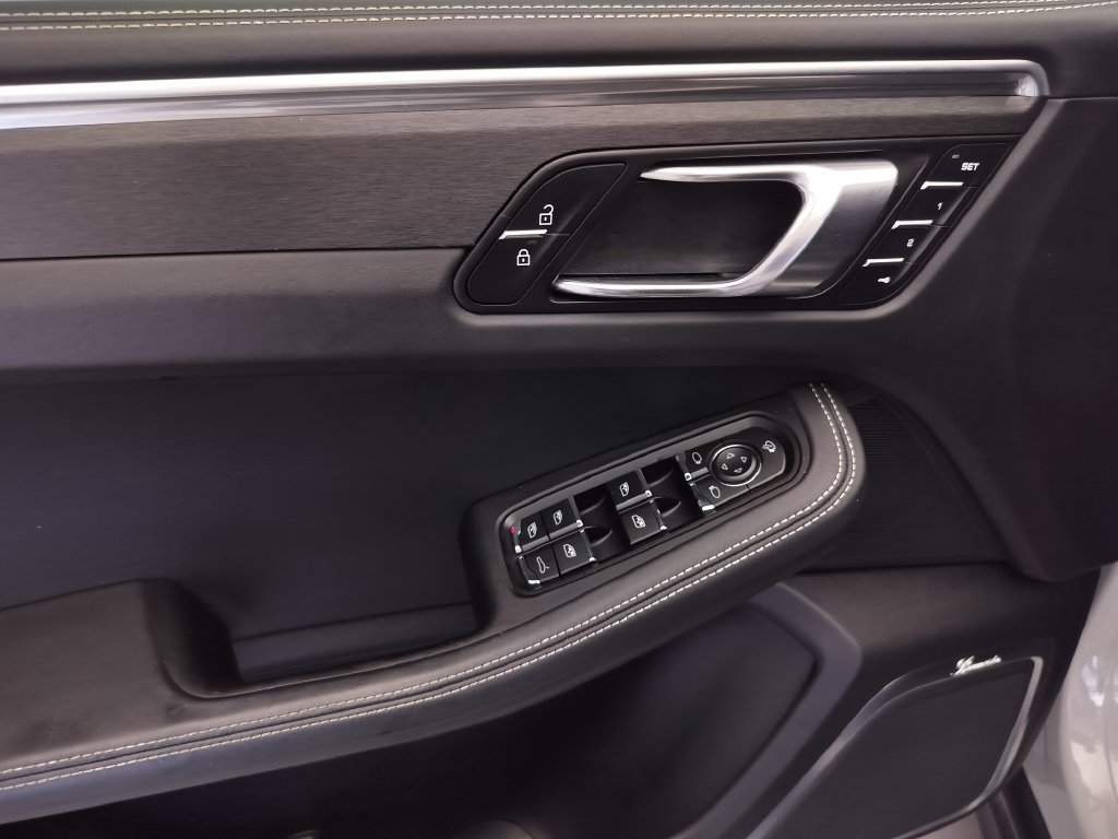 Certified 2023 Porsche Macan GTS AWD/4WD image 20