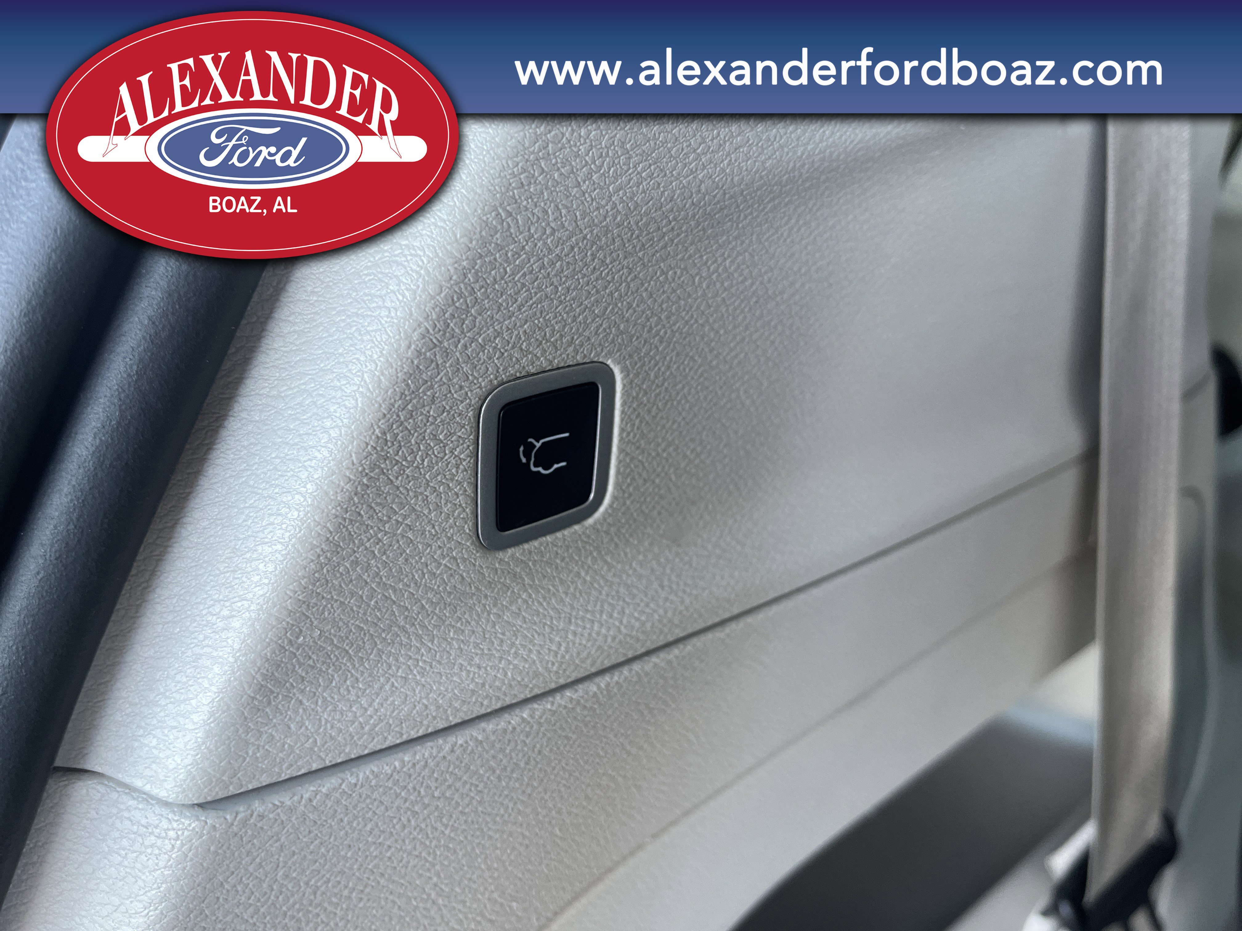 Used 2024 Chrysler Pacifica Touring-L image 20