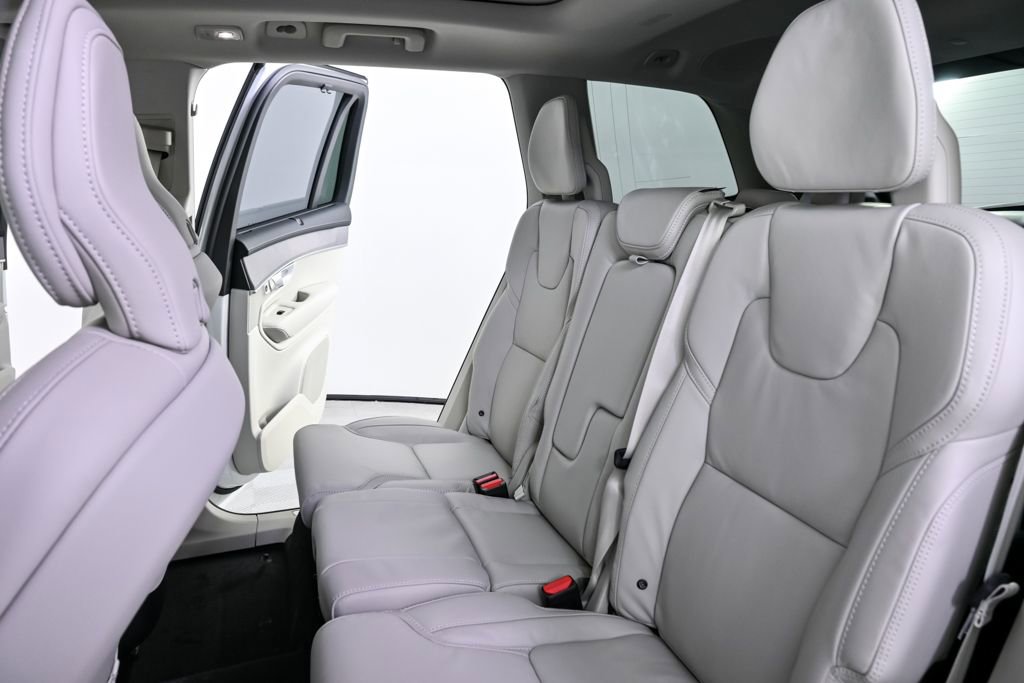 Used 2026 Volvo XC90 B6 Ultra w/ Protection Package AWD/4WD image 23