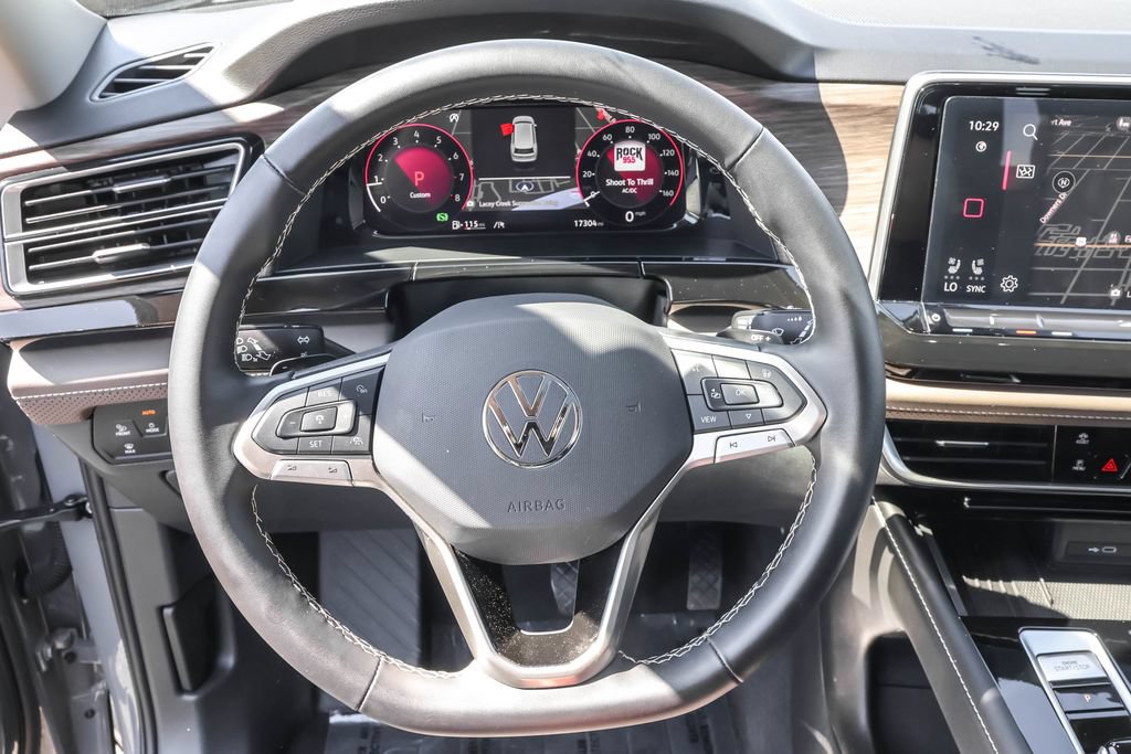 Certified 2025 Volkswagen Atlas SEL AWD/4WD image 20