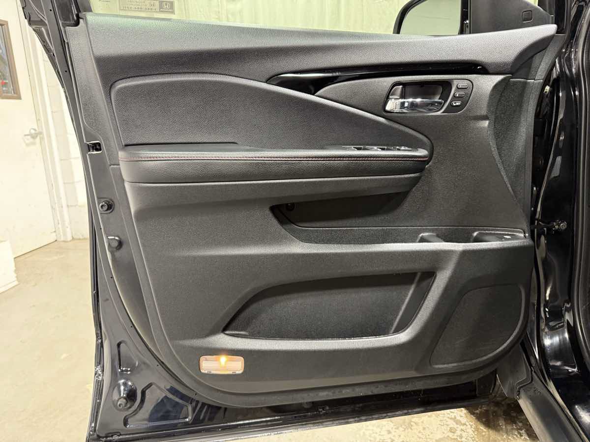Used 2023 Honda Ridgeline Black Edition image 7