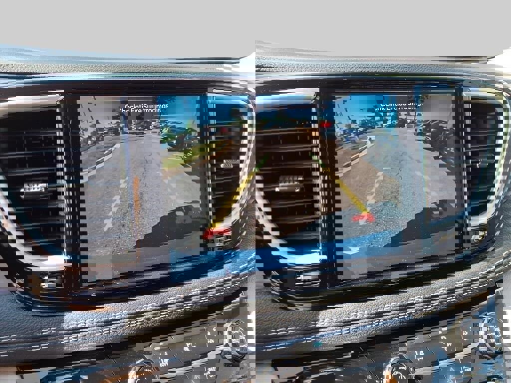 Used 2024 Chrysler Pacifica Select image 28