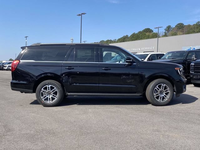 New 2026 Ford Expedition Max Active RWD image 2