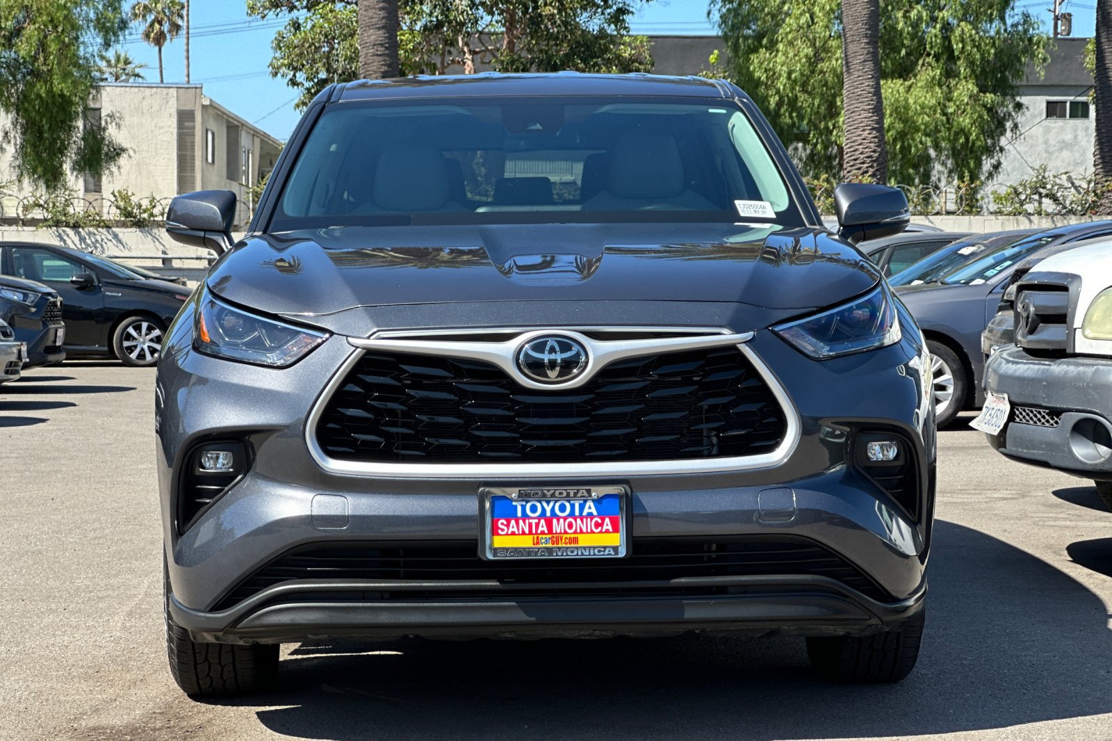 Used 2023 Toyota Highlander LE FWD image 9