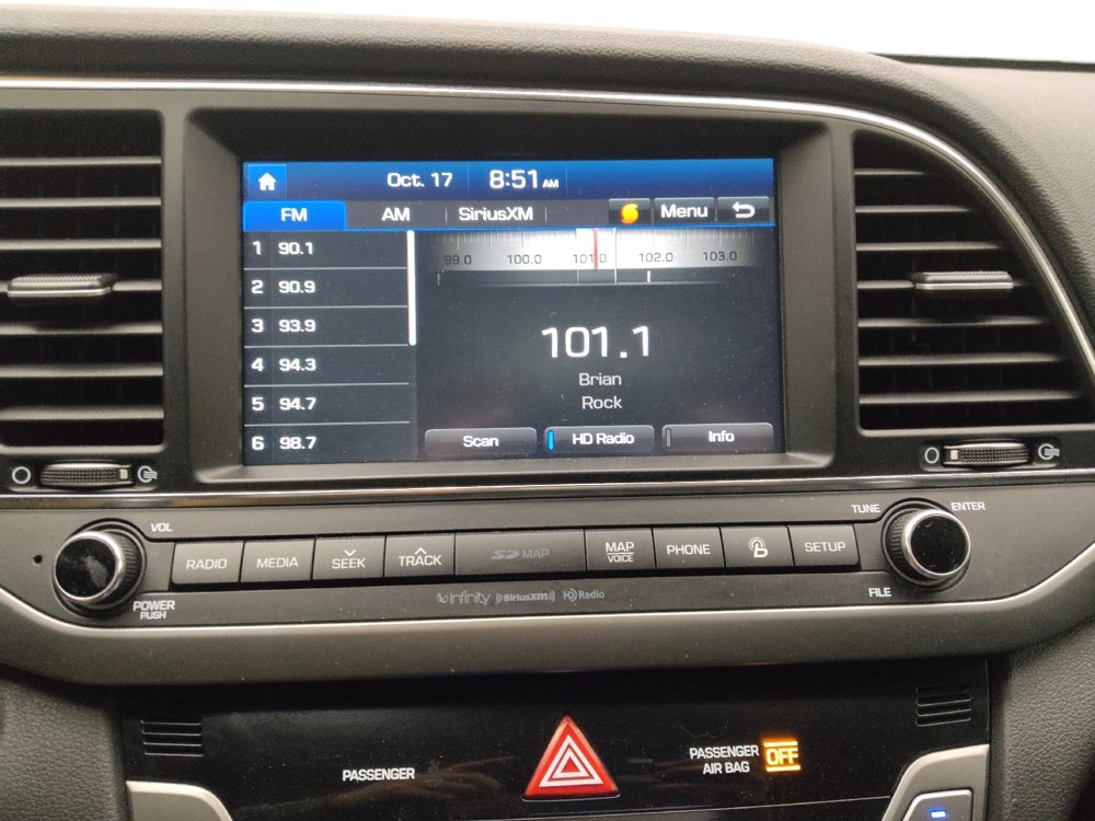 Used 2017 Hyundai Elantra Limited w/ Limited Tech Package 04 image 25