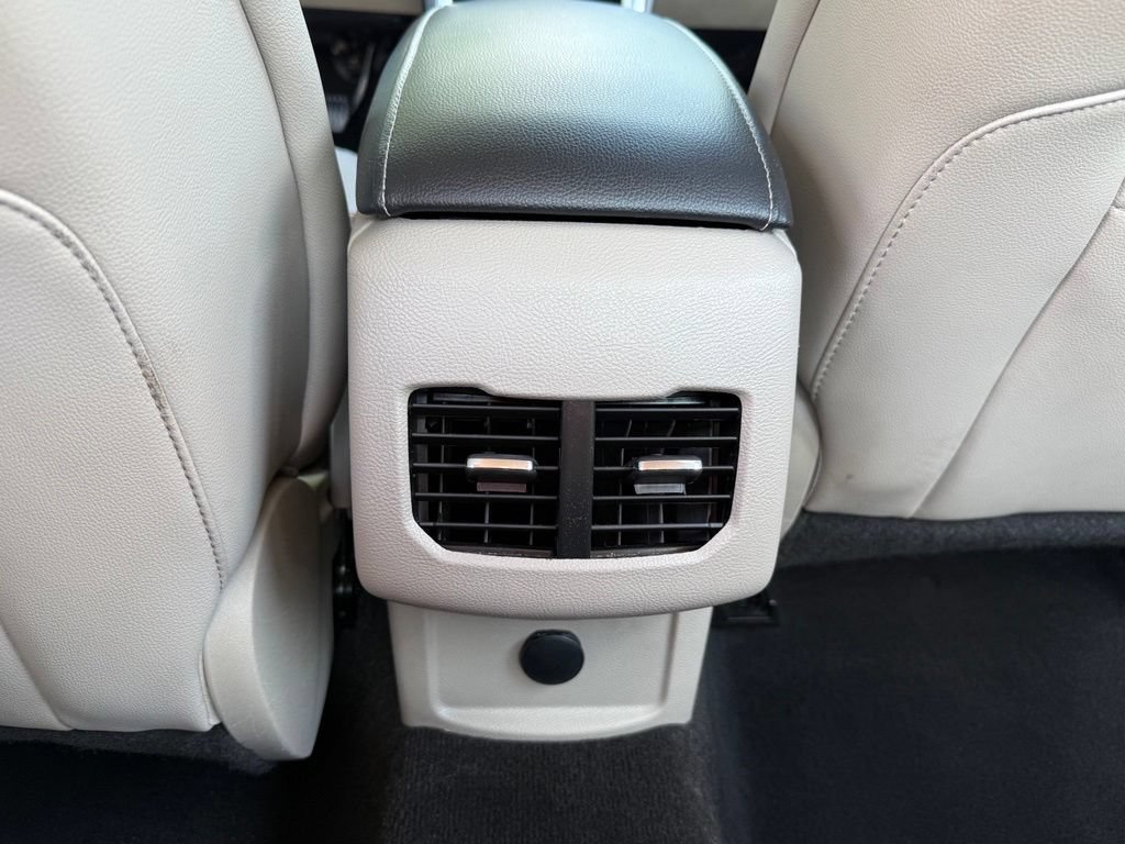 Used 2019 Ford Fusion SEL FWD image 17