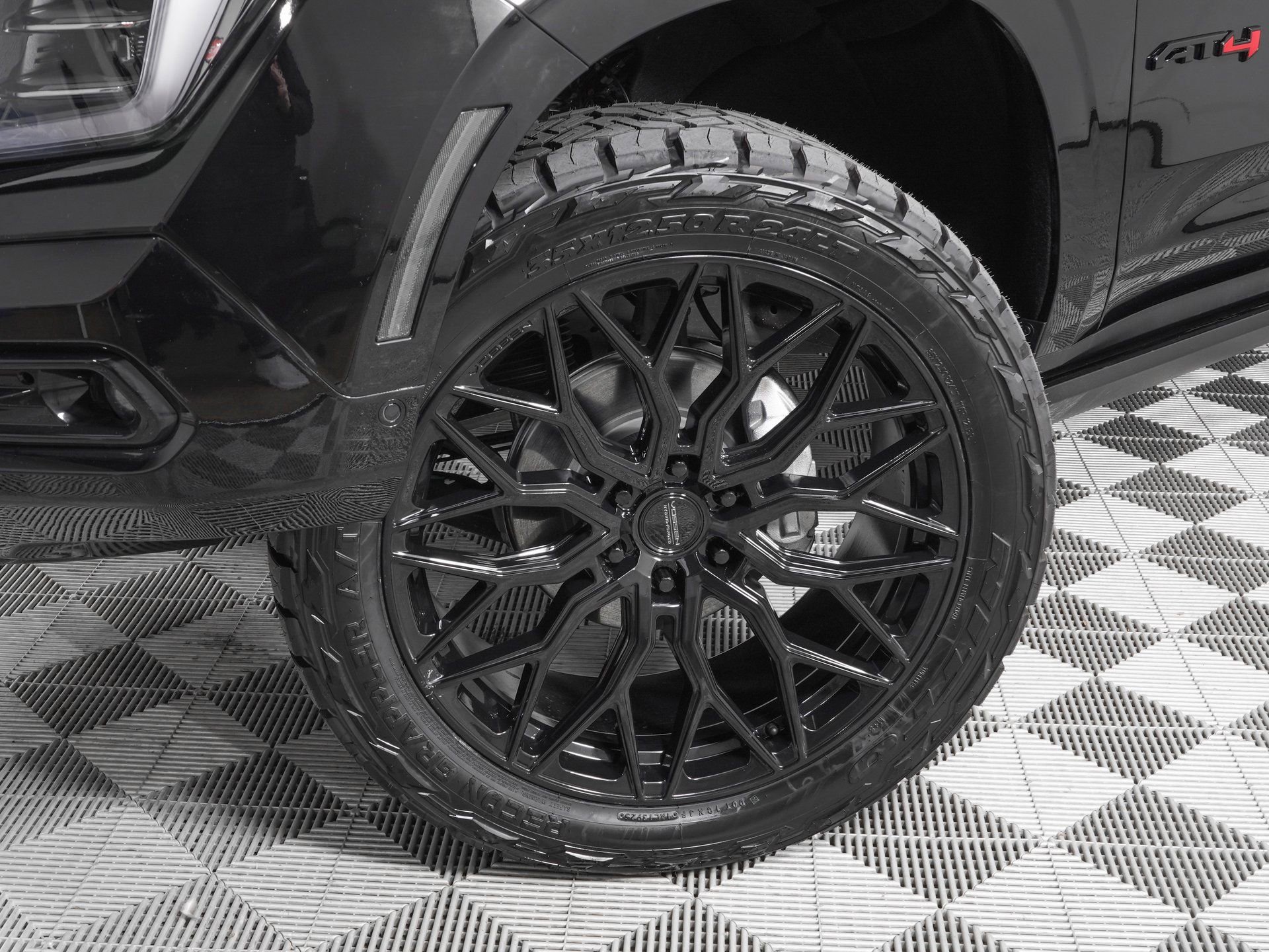 Used 2026 GMC Yukon XL AT4 Ultimate image 36