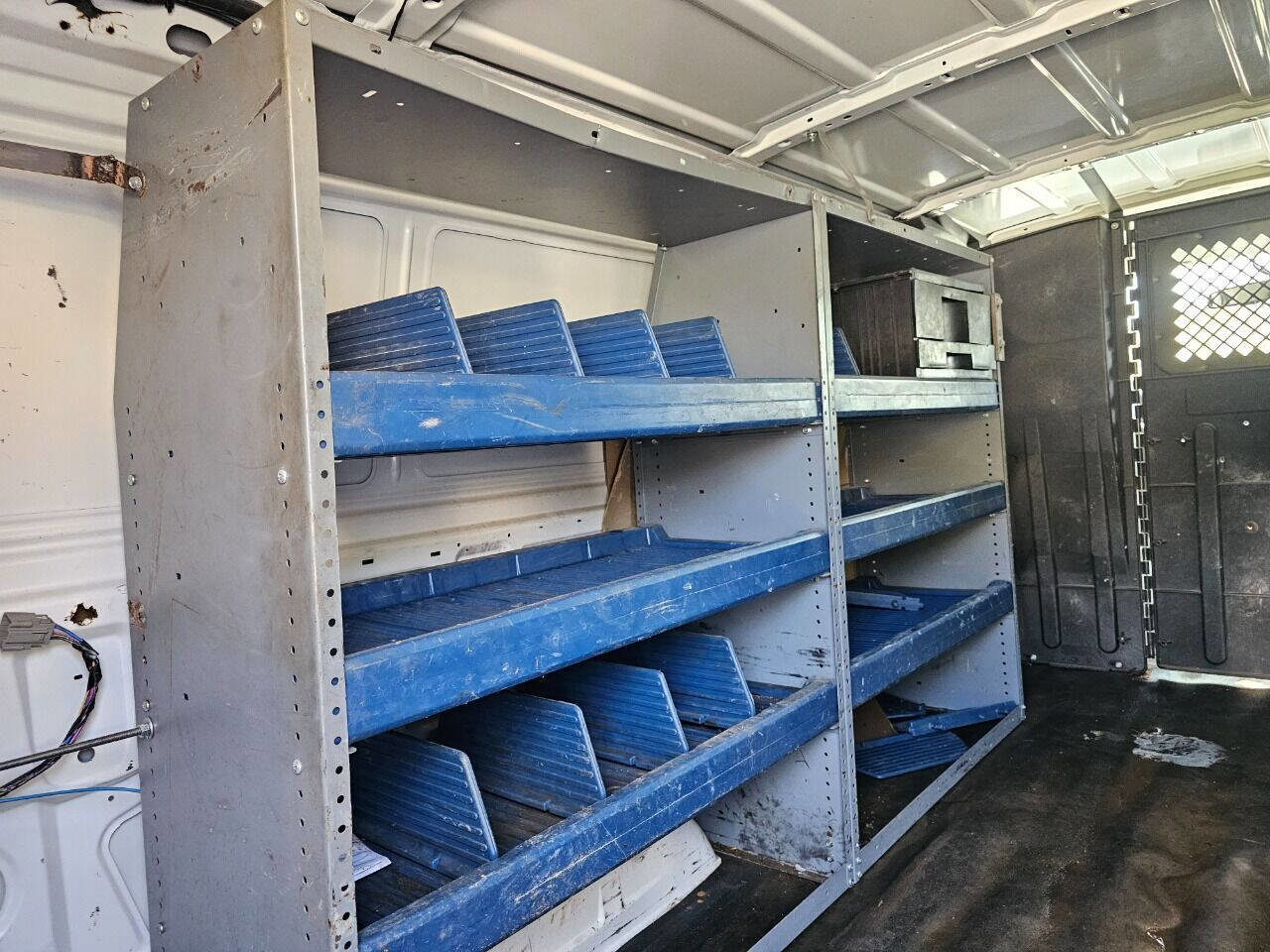 Used 2014 Ford E-250 and Econoline 250 E 250 3dr Cargo Van w/ Commercial Cargo Van Package image 21