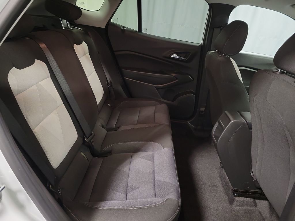 Used 2025 Chevrolet Trax LS w/ LS Convenience Package image 24